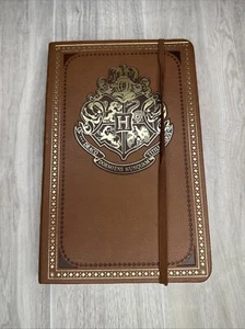 Harry Potter Hogwarts Ruled Notebook Pocket Journal Hardcover --Insight Edition- - Imagen 1 de 8