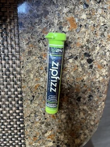 Collectors Seahawks Marshawn Lynch Zipfizz Unopened Sealed Limited Edition - Picture 1 of 5