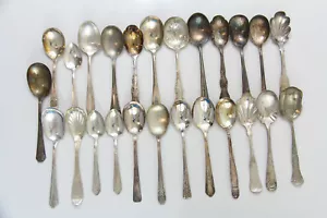 25x SUGAR SHELL SPOON FLATWARE SILVERPLATE LOT VINTAGE CRAFT REUSE REPURPOSE - Picture 1 of 2