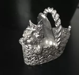 TOTO in peltro nel cesto MAGO DI OZ Dorothy strega cattiva statuina - Foto 1 di 4