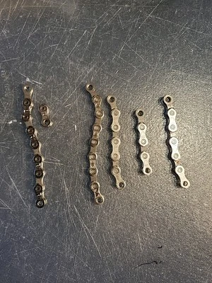 Campagnolo Chorus 11 Speed: Spare  Chain Links & (1) Record 11sp Strand. - Image 1 of 4