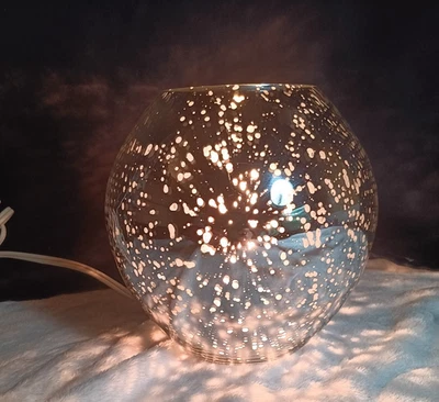 "Lámpara de mesa IKEA Knubbig metálica plateada 7"" globo de vidrio luz de acento espacial moderna" Foto 1 de 4