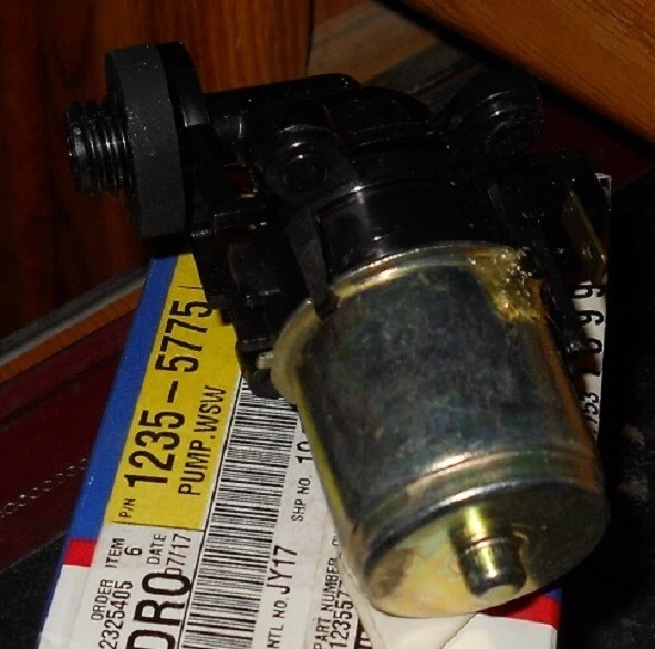 Bomba de lavado de parabrisas Corvette 1982-90 Chevrolet S10 GMC S15 1984-96 NUEVO DE STOCK Foto 1 de 1