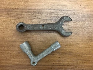 2 Tool Lot - Gas Wrenches - Skelgas - 199 - Shut Off - Utility - Square - Etc - Picture 1 of 9