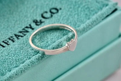 Tiffany & Co. Paloma Picasso Small Plain Heart Stacking Band Ring Size 5 - Image 1 of 4