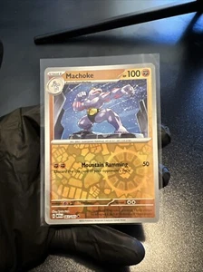 Pokémon TCG Machoke scharlachrot & violett-151 067/165 umgekehrter Holo ungewöhnlich - Bild 1 von 1