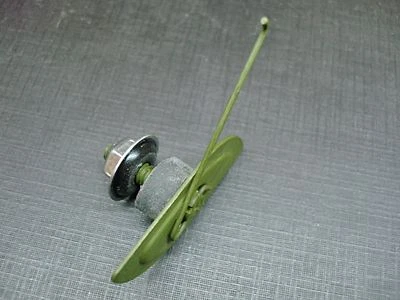 Cuarto Guardabarros Cinturón Moldura Borde Clip Sellador Tuerca 1-1/8 - 1-1/4" NORS para Dodge Foto 1 de 4