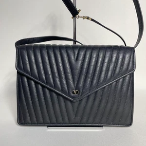 Bolso de Hombro Valentino Garavani Cuero Acolchado Negro Solapa Sin Cadena - Imagen 1 de 10