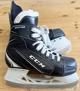 CCM Supreme 140 hockey Skates Sz. 2 - Picture 1 of 3