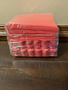 200 pcs Scalloped 5x5 napkins Red - Picture 1 of 8