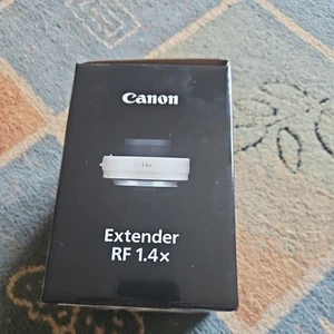Canon Extender RF 1.4x in Mint Condition With Box and Lens Case - Picture 1 of 5