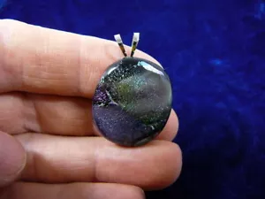 (#DL-826) DICHROIC Fused GLASS Pendant JEWELRY purple white GREEN - Picture 1 of 1