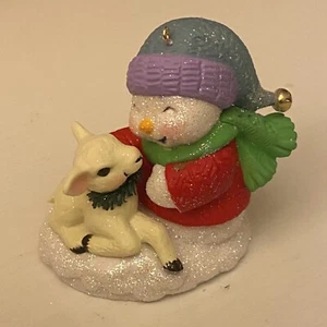 Neu Hallmark Andenken Ornament 2018 Snow Buddies 21. in der Serie mit Box - Bild 1 von 24