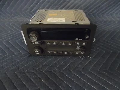 02 03 TRAILBLAZER RADIO AM FM STEREO CD PLAYER  P/N 15169545  - Image 1 of 2