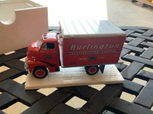 First Gear 19-0152 - 1952 GMC Dry Goods Van (Burlington Transportation Company) - Bild 1 von 6