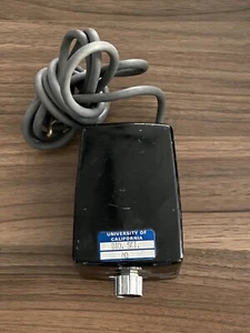 BAUSCH & LOMB 31-33-69 ILLUMINATOR BASE, 115V, 35W, 50-60 HZ, 30 WATTS, WORKING - Picture 1 of 4