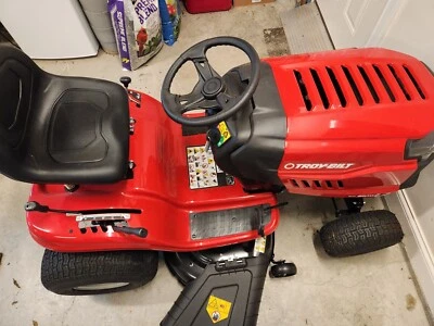 Troy-Bilt Bronco 42 in. 19 HP Briggs & Stratton Automatic Drive Gas Riding Lawn - Image 1 of 3