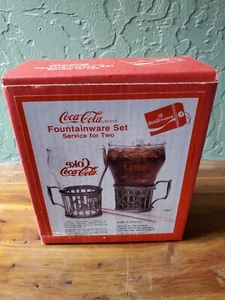 Vintage 1985 Coca ~ Cola Brunnengeschirr Set Service für zwei gefunden Neu mit Karton - Bild 1 von 5