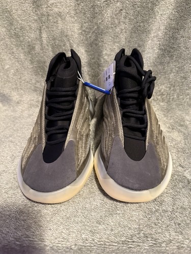 Taglia 9 5 Adidas Yeezy Quantum Barium nuove con scatola