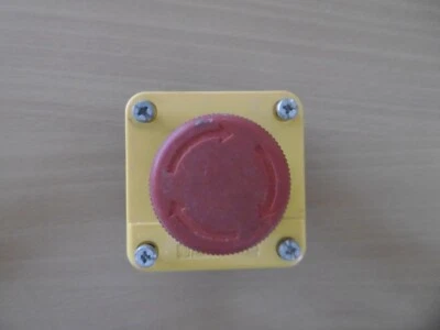 TELEMECANIQUE ARRET D'URGENCE SCHNEIDER OCCASION AUTOBLOCANT - Photo 1/2