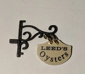Department 56 Leed's Austern Schild Ersatz - Dickens Village - Zubehörteile - Bild 1 von 1