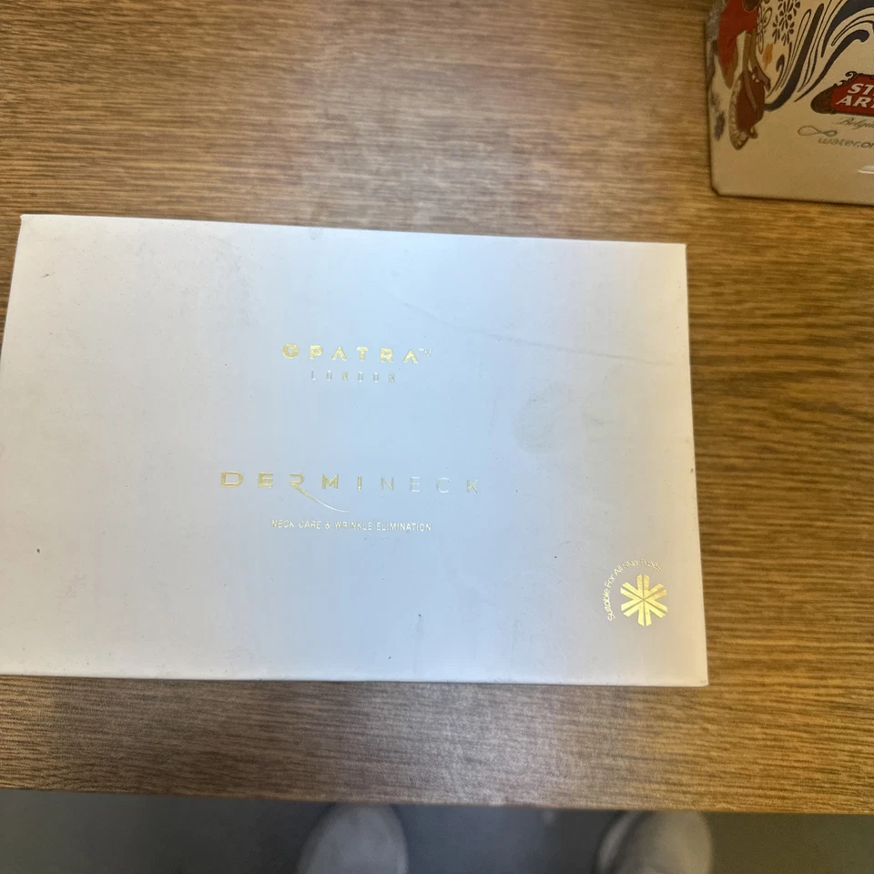 Dermineck Opatra London Non Surgical Neck Care & Wrinkle Elimination Device LED