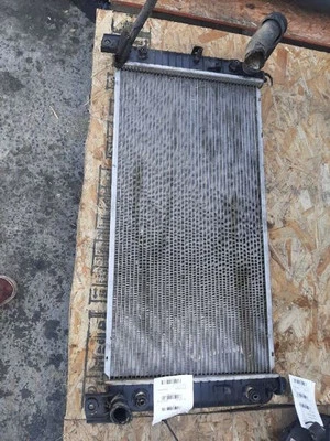 Radiator 99-03 GMC Sierra 2500 22840116 - Image 1 of 4