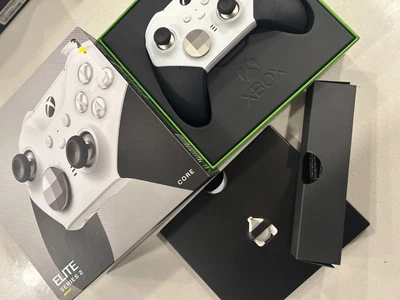 Xbox Wireless Controller for Xbox Series X S - Elite v2 Core WHITE OPEN BOX - Image 1 of 4