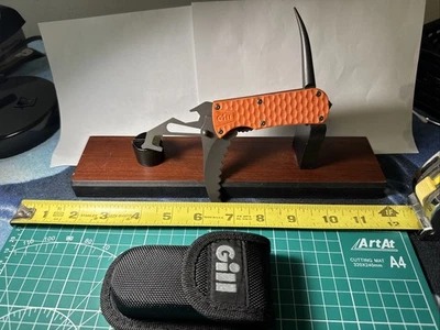 GILL MARINE TOOL ORANGE MARLIN SPIKE, SHACKLE & SERRATED UTILITY KNIFE W/SHEATH - Image 1 of 4