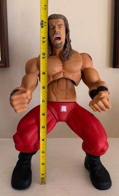 Anillo WWE Giant Edge Clasificado R Superstar Usado Excelente Estado 12 1/2" Alto Foto 1 de 4