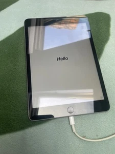 Apple iPad 2 A1395 16GB, Wi-Fi, 9.7" Silver - Picture 1 of 6