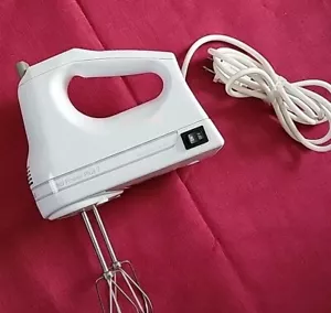 Kitchen Aid Hand Mixer KHM5APWH7 Ultra Power Plus 7 White - Picture 1 of 13