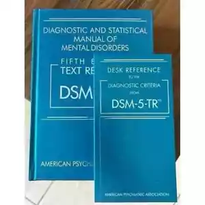 Diagnostic & Statistical Manual Disorders dsm 5tr hardcover + Desk Reference - Picture 1 of 4