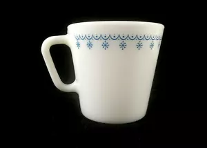 Vintage Pyrex Schneeflocke Blau Girlande Weiß Milchglas Kaffeebecher - Bild 1 von 10