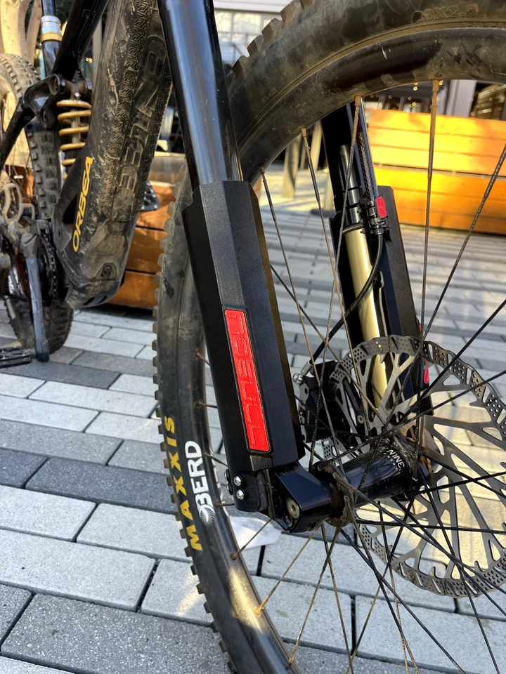 INTEND Carbon Fiber Fork Guards & Moto style carbon sliding Brake-Line kit - Image 1 of 4