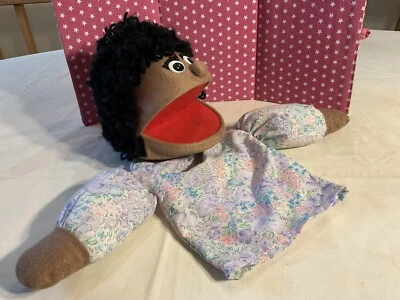 VTG. PUPPET PARTNERS, AFRICAN AMERICAN GIRL, BLACK HAIR, LARGE MOVEABLE MOUTH - Image 1 of 4