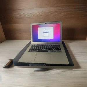 Konvolut APPLE MACBOOK AIR 13" LAPTOP 8GB + 128GB SSD. MacOS Big Sur - Bild 1 von 12