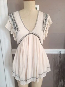 ¡¡Increíble Top Mujer Color Crema Bordado por Free People!! ¿Talla pequeña?? - Imagen 1 de 7