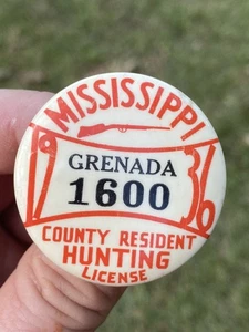RARE ANTIQUE 1936 GRENADA CO MISSISSIPPI HUNTING LICENSE BUTTON BADGE GUN IMAGE - Picture 1 of 4