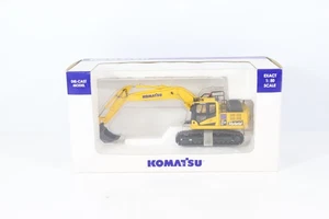 Universal Hobbies UH8095 1:50 Scale Komatsu HB215LC-2 Excavator - Picture 1 of 10
