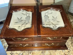 Vintage Wooden Jewelry Box - Picture 1 of 4