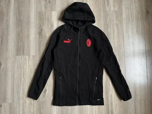 CHAQUETA FUTBOL AC MILAN 2022/2023 CASUAL SUDADERA CON CAPUCHA FÚTBOL PUMA ITALIA talla S - Imagen 1 de 6