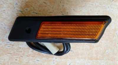 1 Feu Clignotant Droit Répétiteur d'aile BMW Série 3 E30 (1983-1987) Orange NEUF - Photo 1/2