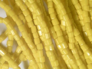 Vtg 1 HANK OPAQUE YELLOW 2 CUT MATSUNO GLASS SEED BEADS 10/0 #012816g - Picture 1 of 3
