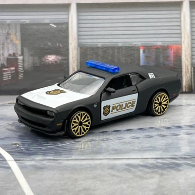 Majorette Dodge Challenger SRT Hellcat Police Suspension & Opening Doors 1:66 - Image 1 of 4