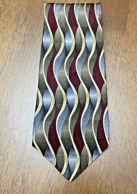 Corbata de seda Galleria diseño a rayas onduladas verde pizarra óxido hecha en EE. UU. Foto 1 de 4