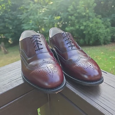 Zapatos de vestir Stafford de cuero para hombre talla 9 D. Punta de ala Brogue. Suelas de cuero Foto 1 de 4