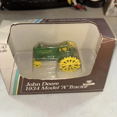 Tractor agrícola John Deere Ertl 1934 modelo A diecast escala 1/43 Foto 1 de 4