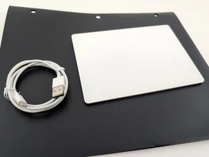 Apple Magic Trackpad 2 Model A1535 - Works Only On Wired Mode Read Description - Afbeelding 1 van 4