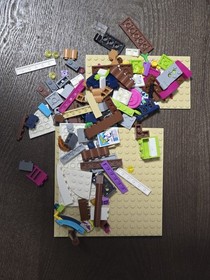 LEGO FRIENDS: Snow Resort Chalet (41323) Incomplete